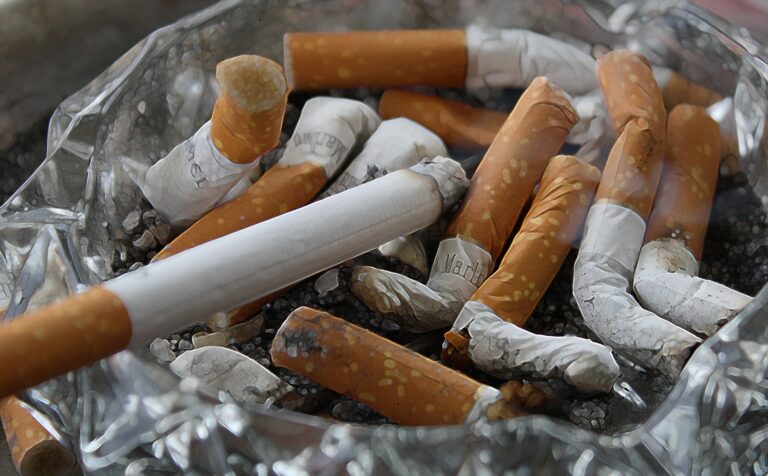 geralt cigarettes 83571 1920