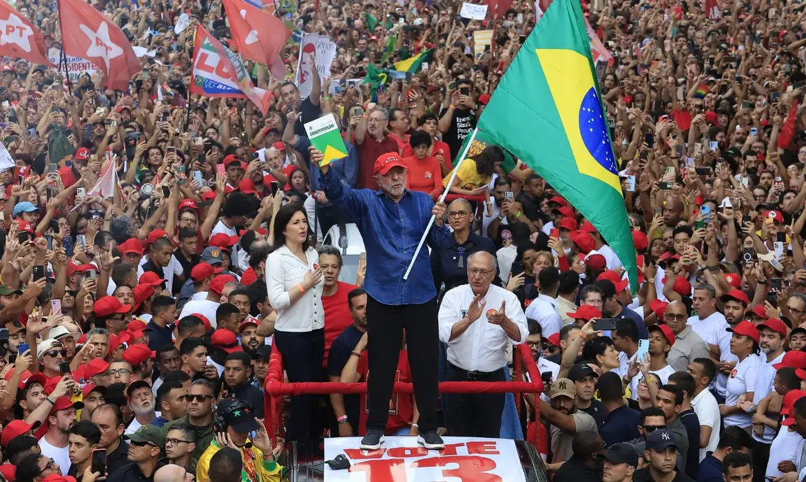 Lula reeeleito