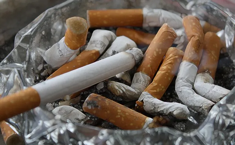 geralt cigarettes 83571 1920